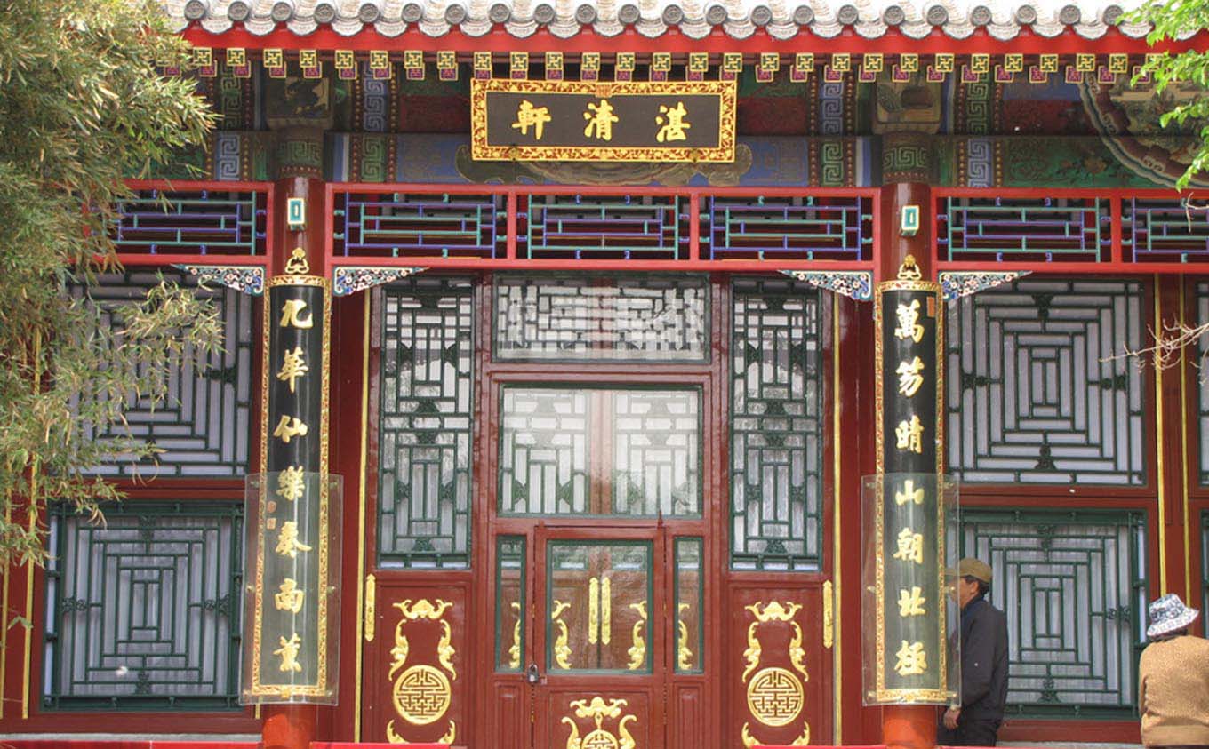 乐山市中区红木牌匾定制：寺庙宗祠,园林景观,创意招牌,抱柱对联